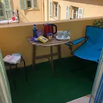 Welcome In The Cozy Blue Nest Pedestrian *