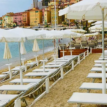 Welcome In The Cozy Blue Nest Pedestrian *