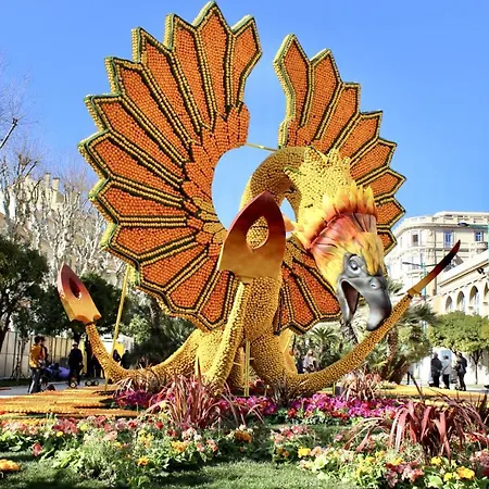 Welcome In The Cozy Blue Nest Pedestrian Menton