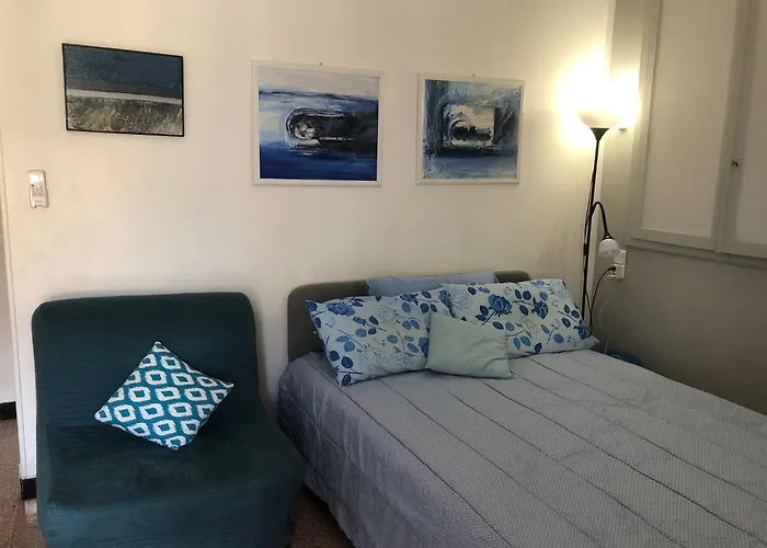 Welcome In The Cozy Blue Nest Pedestrian Menton