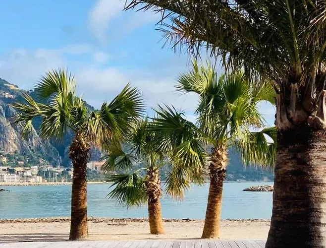 Welcome In The Cozy Blue Nest Pedestrian * Μεντόν